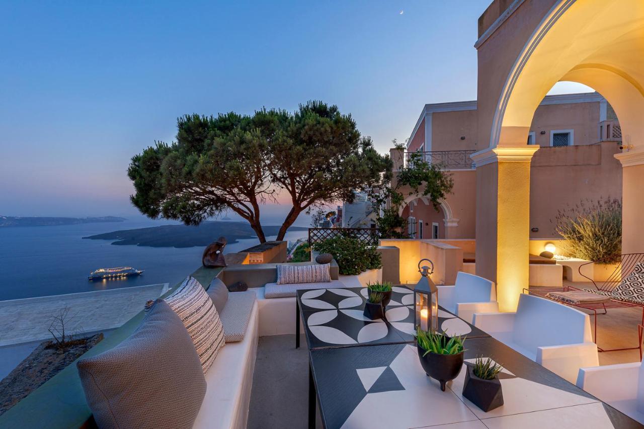 Coat Of Arms Mansion Villa Fira  Exterior photo